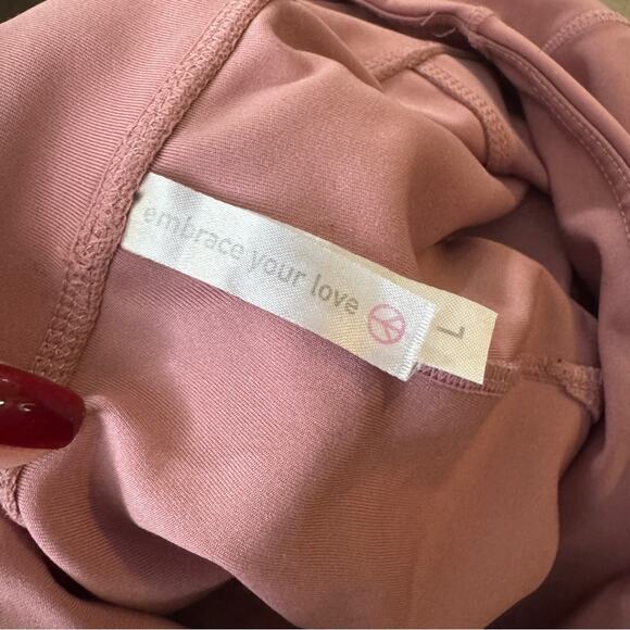 Embrace Your Love Women's Pink Bike Shorts with pockets, size large - Picture 3 of 6